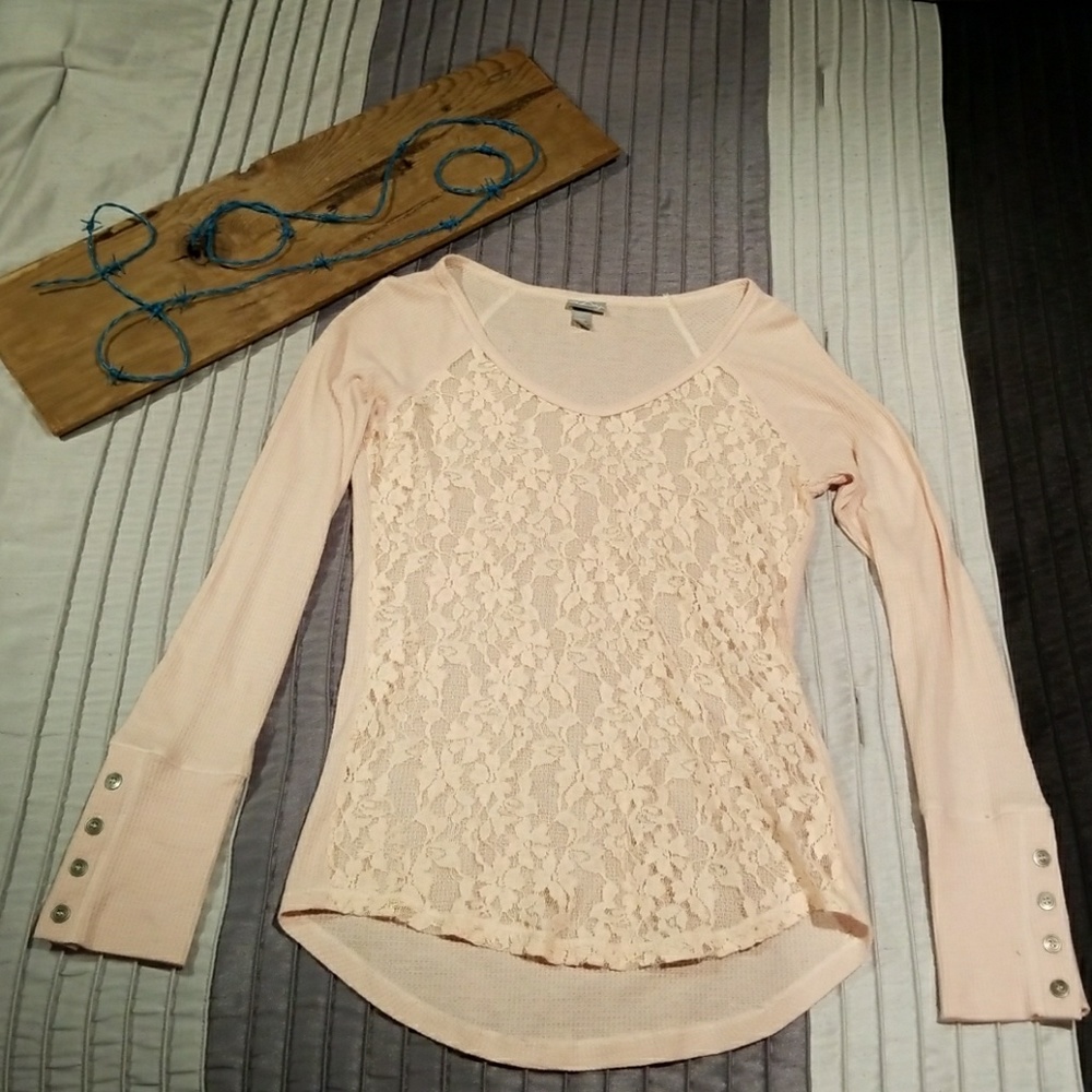 NEW Vanity Lace Long-sleeve